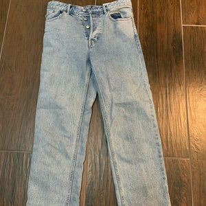 Mom jeans! Super cute